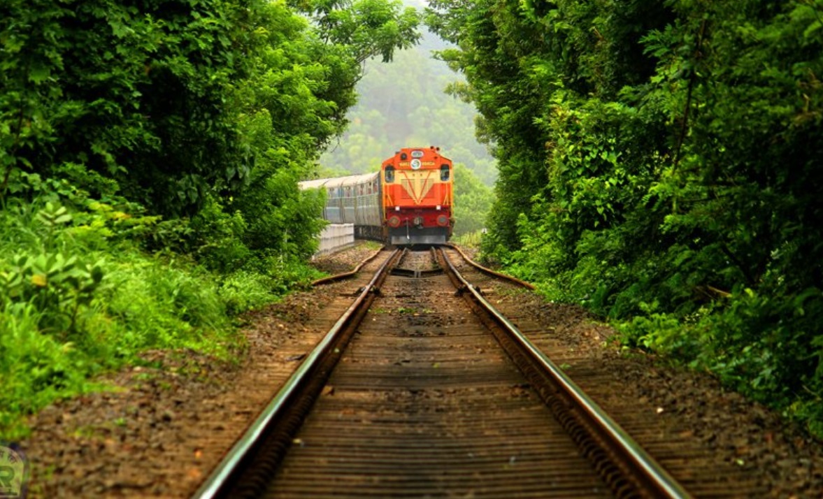 indian railway konkan train running status trip updates